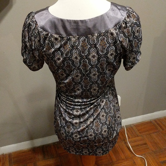 Top - Picture 2 of 2